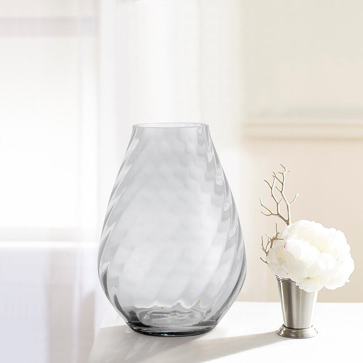 lena-vase-sml-smk_lifestyle1_